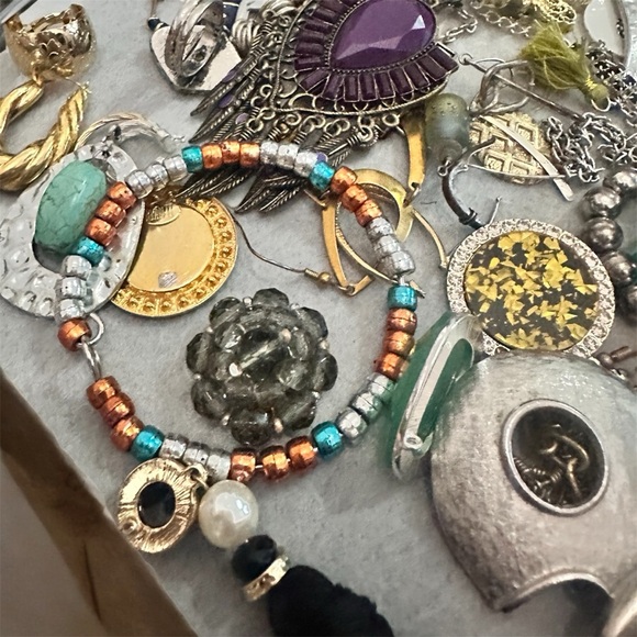 Vintage Jar of Mixed Jewelry –Mismatched, Broken, Craft Repurpose Pieces - Picture 11 of 13